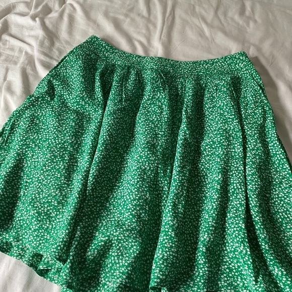 Floral green skater skirt - Picture 1 of 3